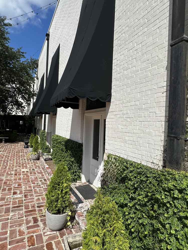 Photo of the Garden outdoor event space at the Old Capitol Inn